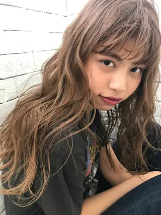 ロング カラー にった みずきのヘアスタイル