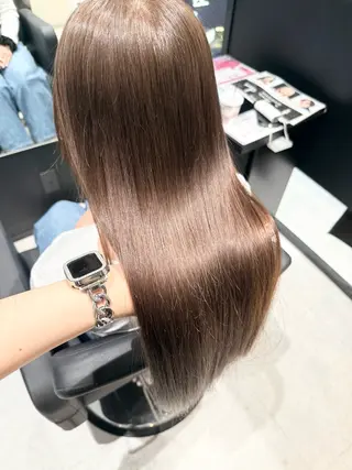 カラー Mio|ぱつっとボブ |髪質改善ストレートのヘアスタイル