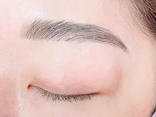 アイブロウ クラシックアイズ 福岡天神店のマツエク・マツパデザイン