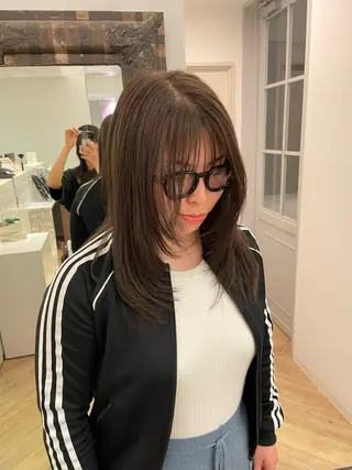 セミロング 安田 朱由のヘアスタイル