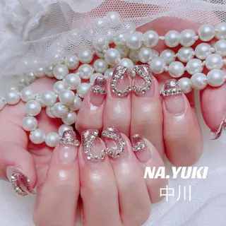 ネイル 🦋 Queenieのネイルデザイン