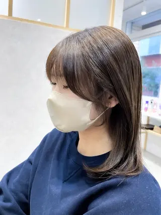 ミディアム 透明感カラー／韓国 レイヤーmomokaのヘアスタイル