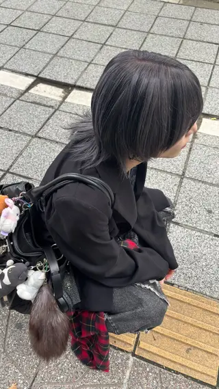 セミロング カラー メンズ 🍓ハイトーンカラー 🎀nene🍓のヘアスタイル