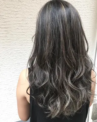 セミロング カラー OFF YUYAのヘアスタイル