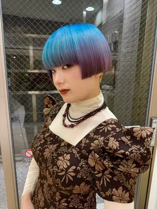 ショート カラー レイヤーカット ベージュ/KANAのヘアスタイル