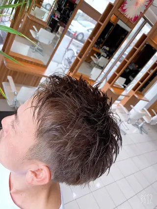 ショート カラー メンズ 白髪ぼかしハイライト 柳川拓哉のヘアスタイル