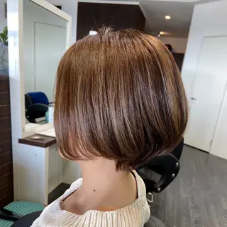 ショート カラー 安岡美咲✂︎ 艶カラー/髪質改善のヘアスタイル