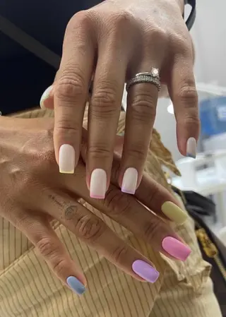 ネイル 高木 維麗絲のネイルデザイン