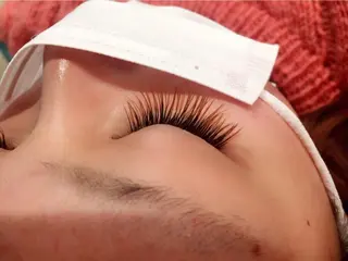 マツエク・マツパ 石渡このみ 🍊レイヤーカットのヘアスタイル