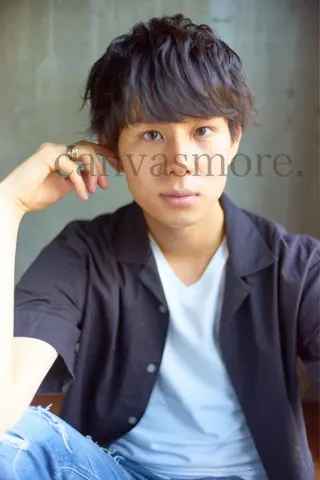 ショート メンズ ツイスパ・波巻き 🩵片平和香奈のヘアスタイル