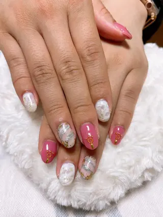 ネイル The Best Beauty受付担当のヘアスタイル