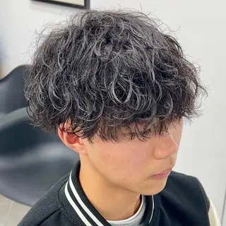 メンズ シャドウパーマ/ツイ スト/近藤百華🎀のヘアスタイル