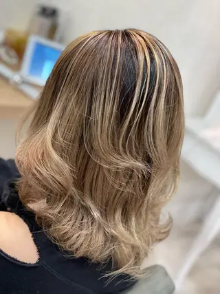 ミディアム カラー ヘアアレンジ 髪質改善×ハイトーン 中田啄也のヘアスタイル