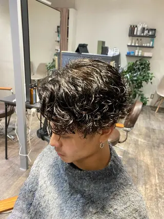 ショート パーマ メンズ 江﨑 翔のヘアスタイル