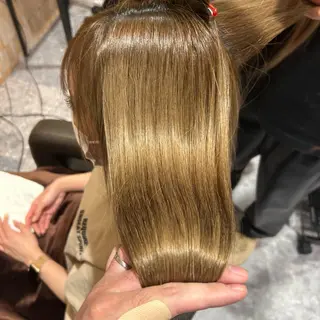 セミロング 髪質改善 🍀岡村凌也のヘアスタイル