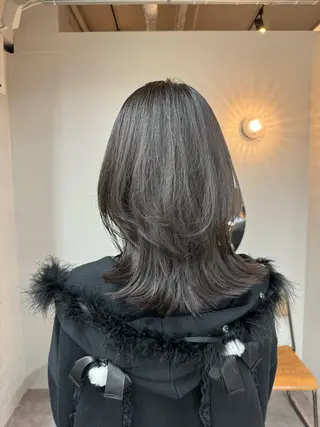 セミロング ウルフカットモデル 🧃Shionのヘアスタイル