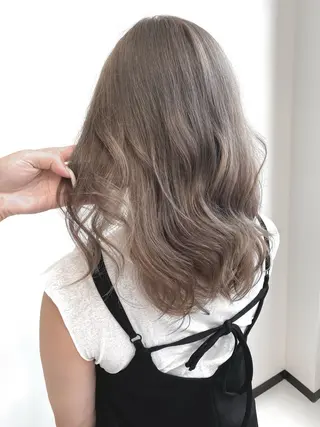 セミロング カラー 松本 菜那のヘアスタイル