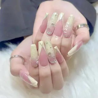 ネイル 🎀erika 長さだし💗モチ最高のネイルデザイン