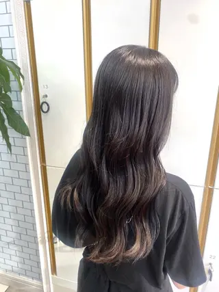 ロング ブリーチ/レイヤー/ 透明感カラー/さくらのヘアスタイル