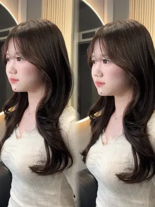 ロング 韓国ヘア/ブリーチ無 しWカラー/オリーブのヘアスタイル