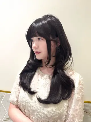 ロング カラー costes 今井芽依のヘアスタイル