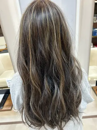 ロング Qwali所属・にしむら かなたのヘアスタイル