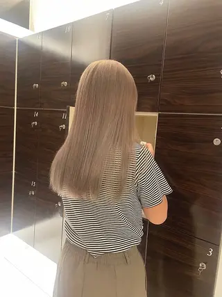 カラー ベージュ/透明感/ 桃子🎀のヘアスタイル