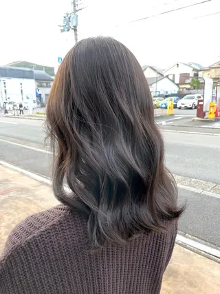 セミロング カラー 奥村 紘のヘアスタイル