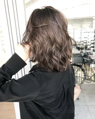 ミディアム カラー レイヤーカット BLend 渋谷のヘアスタイル