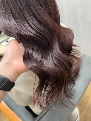 ロング カラー 小野 真彩のヘアスタイル