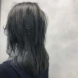 セミロング カラー ORIKA 美容室のヘアスタイル