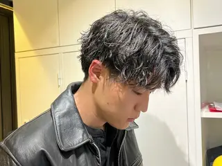 パーマ メンズ 與座 小遥のヘアスタイル