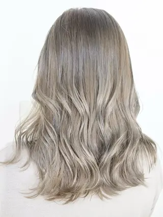 セミロング カラー TERRACE所属・きむら まおのヘアスタイル