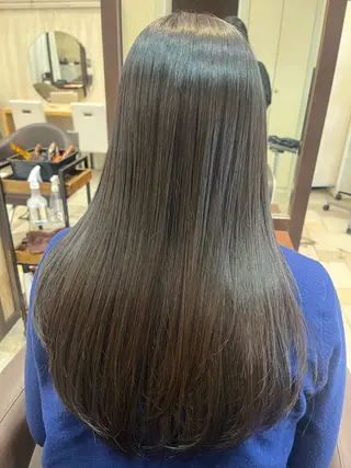 ロング 三浦 祐里のヘアスタイル