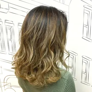 セミロング カラー レイヤー⭐️カラー ⭐️平川雅史のヘアスタイル