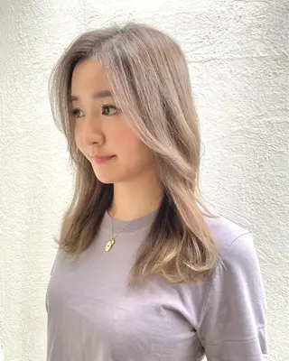 ロング カラー 千 田のヘアスタイル
