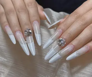 ネイル エリ🫧 nail池袋東口のネイルデザイン