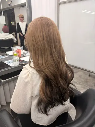 ロング カラー 野上 麗のヘアスタイル
