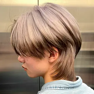 ショート カラー ウルフとデザイン カラーの神のヘアスタイル