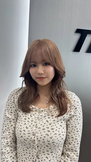 ロング カラー YUKA🤍ベージュ /ミルクティーのヘアスタイル