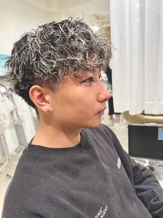 パーマ メンズ 心斎橋バレイヤージュ 小林勝貴のヘアスタイル