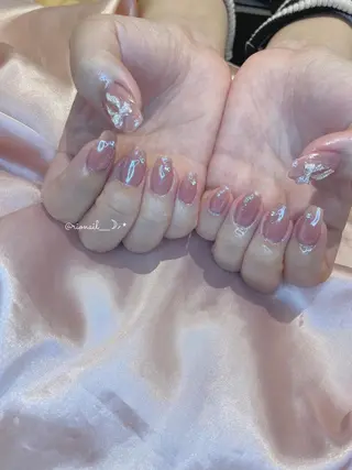 ネイル 𝘙𝘪𝘰𝘯𝘢 ...🕯🤍のネイルデザイン