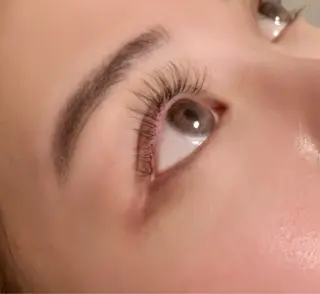 マツエク・マツパ 窪本 小果の眉毛・アイブロウイメージ