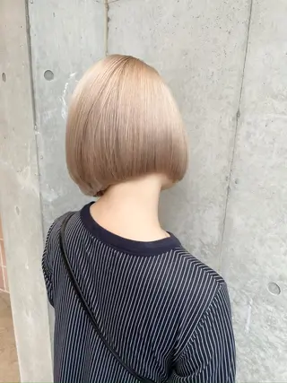 ショート カラー ヘアアレンジ ミニボブ/ブリーチ 🌈MISATOのヘアスタイル