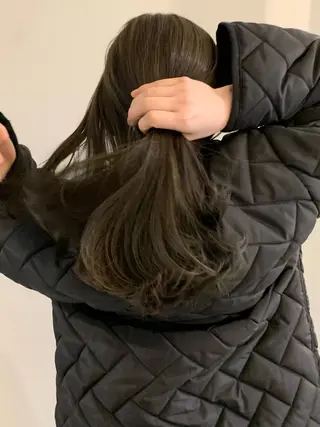 セミロング カラー 落合希 Olivebeigeのヘアスタイル