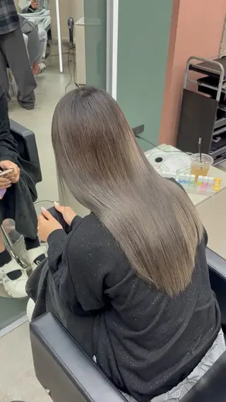 ロング RONND   Weg所属・海瑠万／メンズパーマ ／ブリーチ／フェードのヘアスタイル