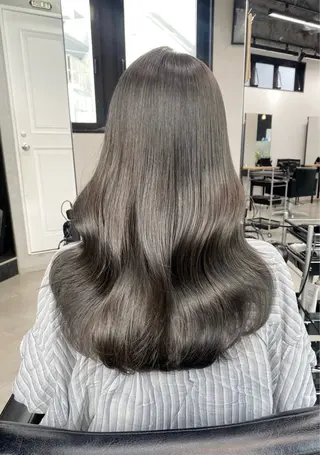 カラー hinata/ ハイトーンカラー🪽のヘアスタイル