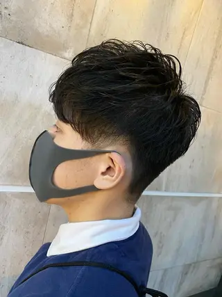 ショート メンズ ブリーチなし✨艶髪 カラー𓃲YAGIのヘアスタイル