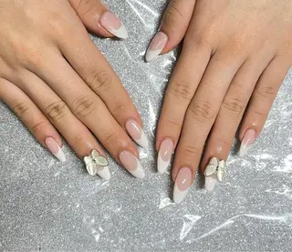 ネイル VIERU 🌈🎀💖のネイルデザイン