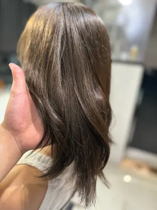 セミロング カラー 【銀座】艶髪/上品な カラー特化/涼/駅近のヘアスタイル